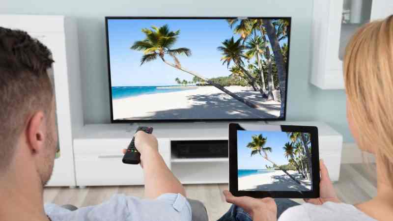 Comment connecter la tablette à la Smart TV sans fil?